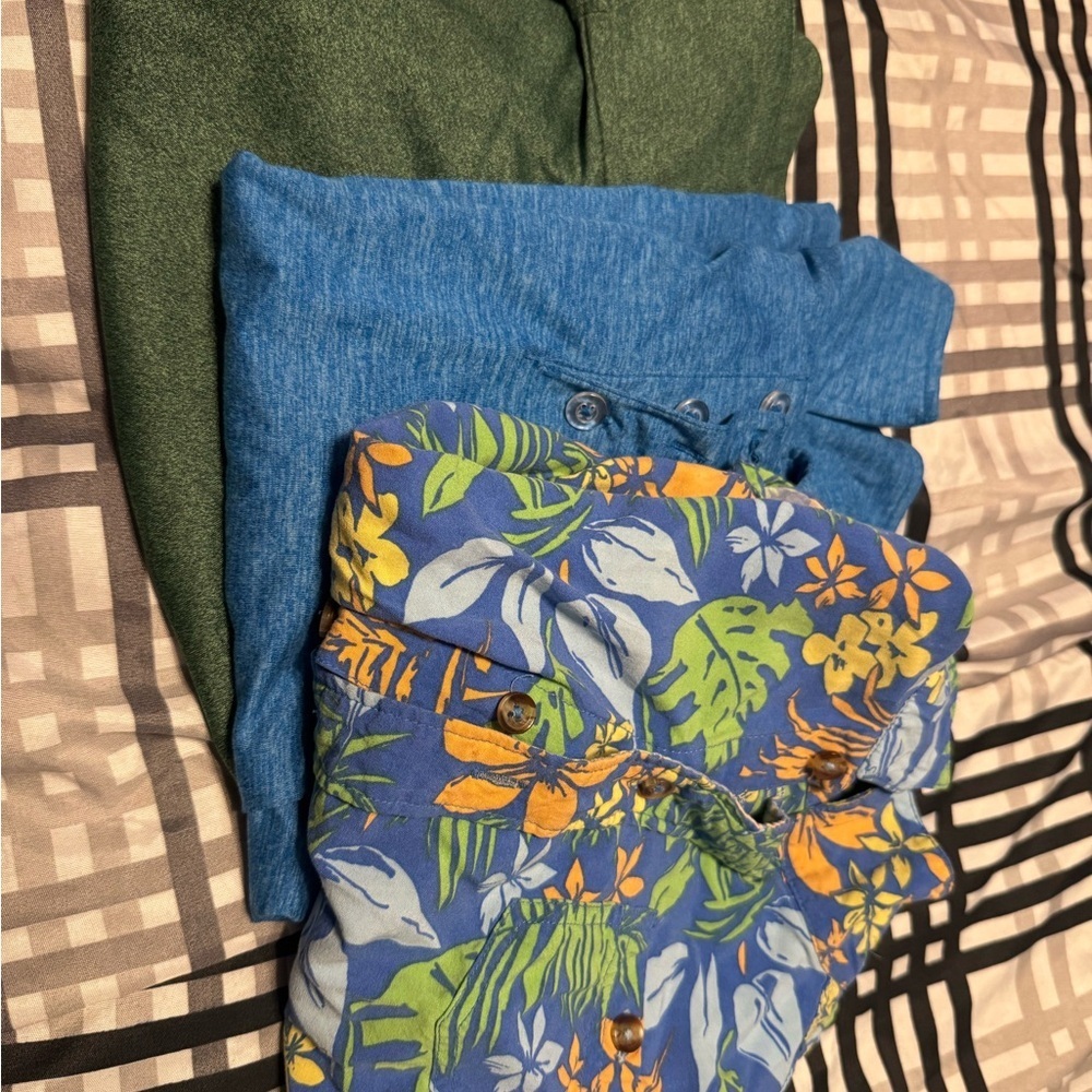 Set of Three Kids Polos! Green, Blue, & Hawaiin! Classic combo. Boys 6. - Picture 8 of 12